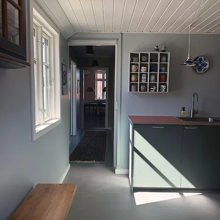 Ferie I Sandvig Nær Og Klippekyst Lejlighed